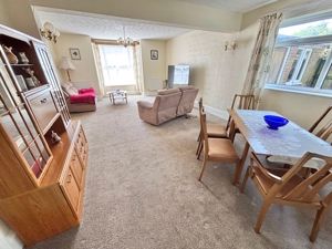 Lounge/diner- click for photo gallery